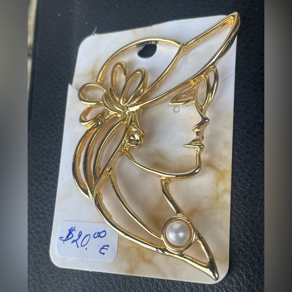 Brooch
